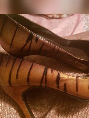 Women's Metallic Bronze Tiger-Stripe Pumps